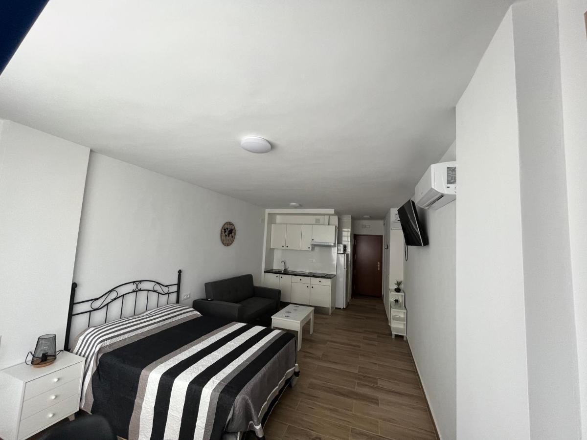 Ver621 - Estudio Con Vistas Al Mar, Wifi, Piscina, Centro A 100 Metros, Playa A 600 Metros Torremolinos Exterior photo